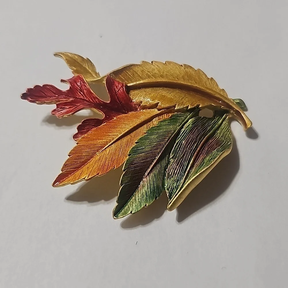 Jonathan Large Fall Brooch